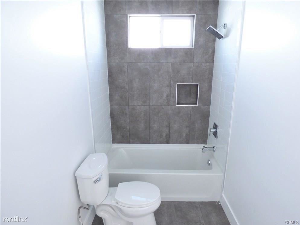 1113 1/2 Carmona Ave - Photo 2 of 10