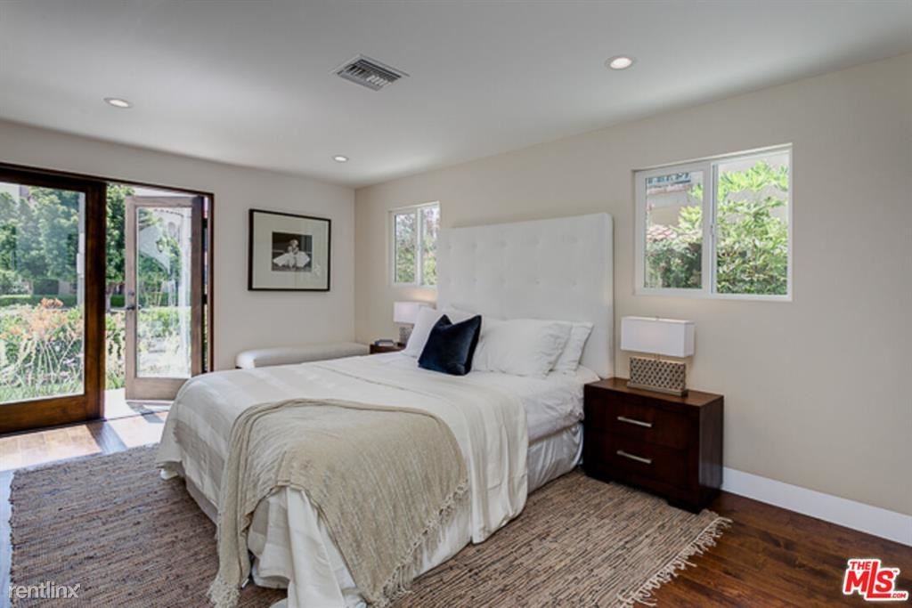 831 S Curson Ave - Photo 2 of 10