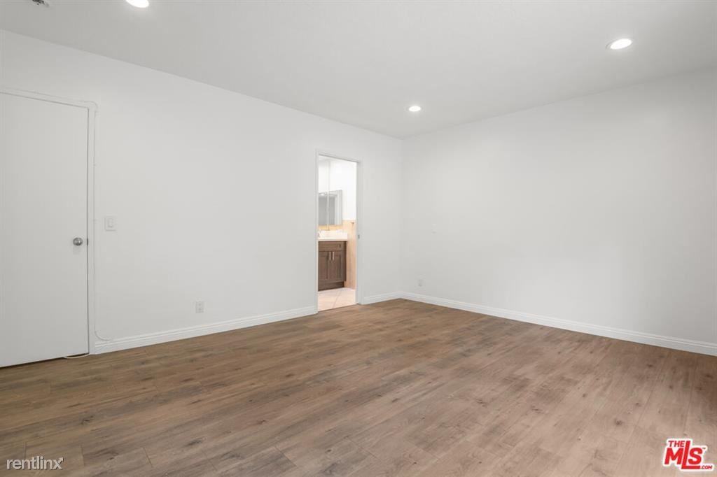 2333 Bronson Hill Dr - Photo 2 of 10