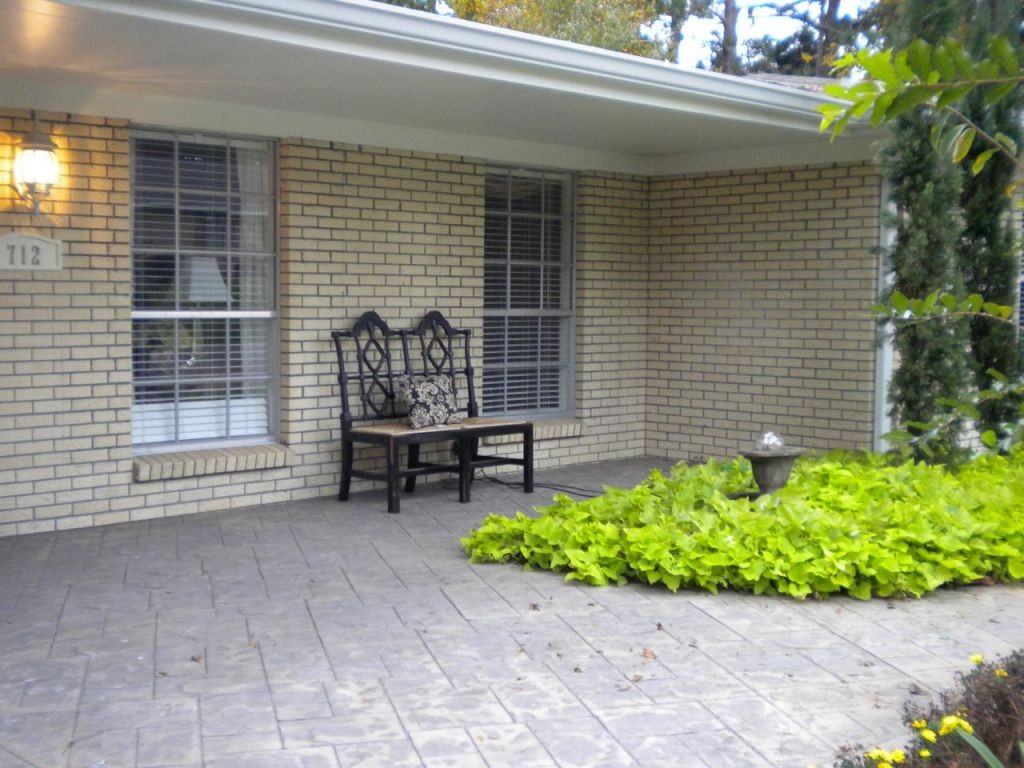 712 Huntindon Rd - Photo 3 of 38