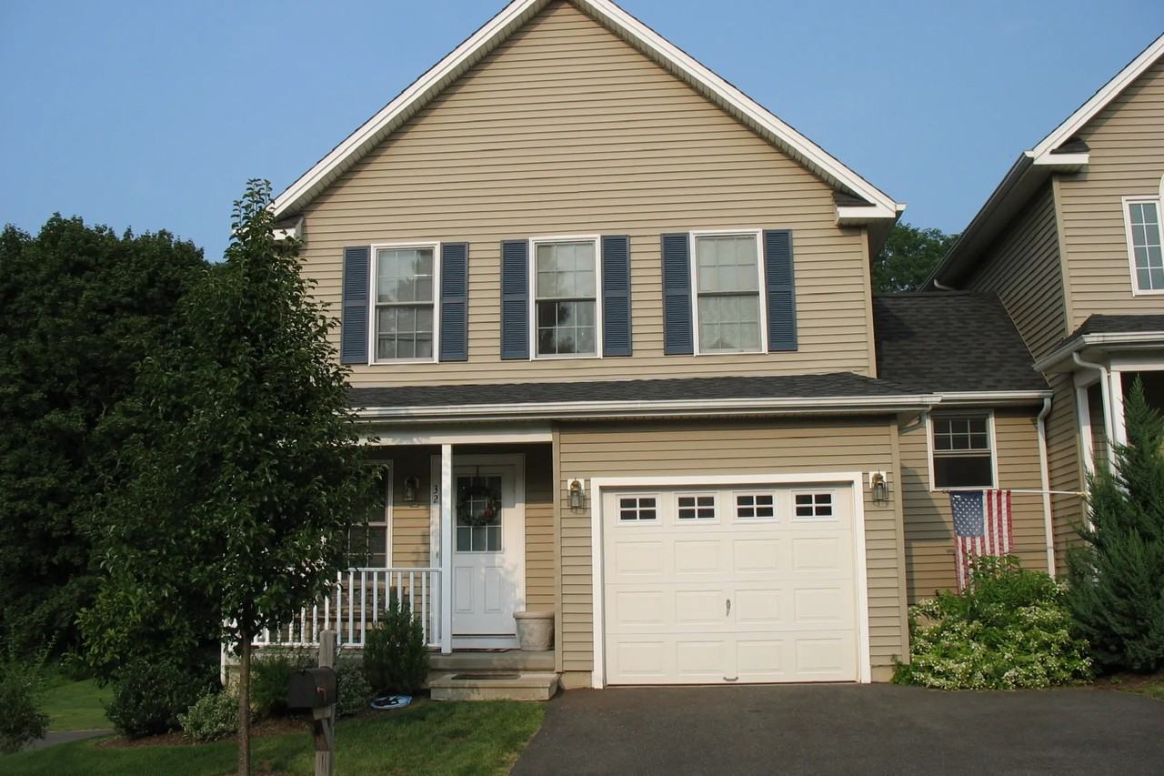 32 Copper Beech Ln - Photo 2 of 29