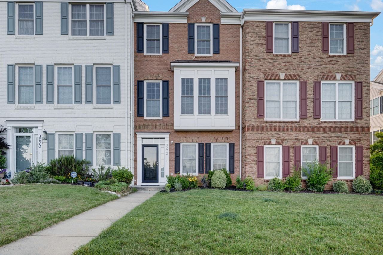 3272 Robert Clifton Weaver Way Ne - Photo 2 of 35