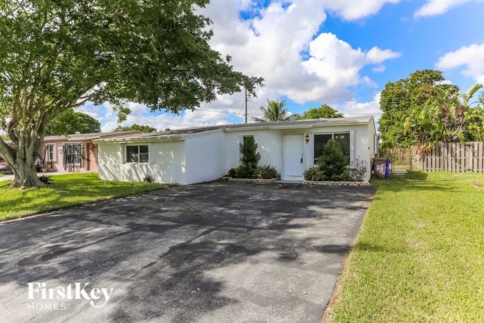2559 Nw 62nd Ter - Photo 2 of 15