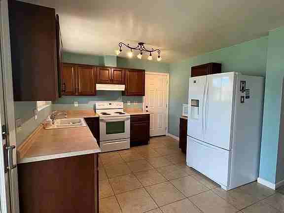 1504 S Shannon Rd - Photo 3 of 12