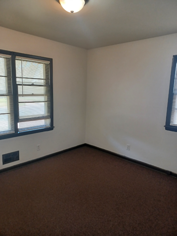 4600 N 50th St - Photo 3 of 14