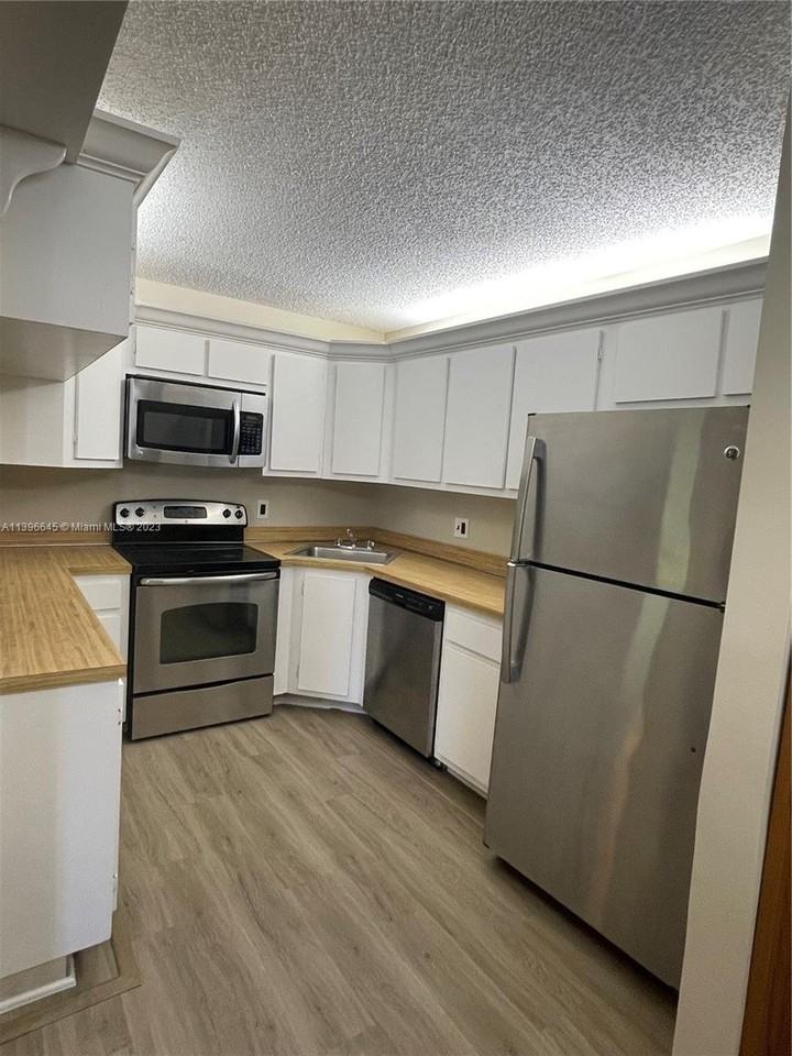 4857 Sable Pine Cir #B2 - Photo 3 of 8