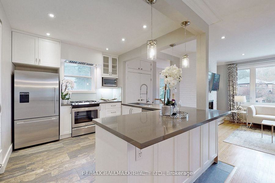 96 Glen Davis Crescent - Photo 2 of 30