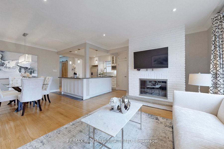 96 Glen Davis Crescent - Photo 4 of 23