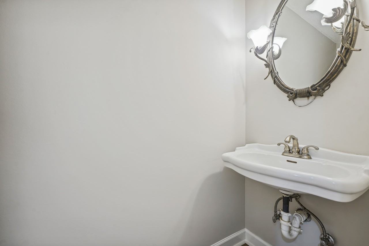 646 Middleton Ave #1 - Photo 3 of 24