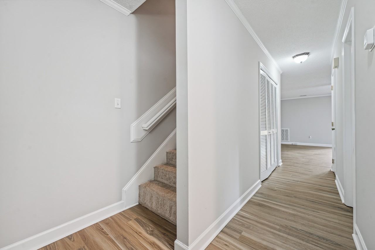646 Middleton Ave #1 - Photo 4 of 24