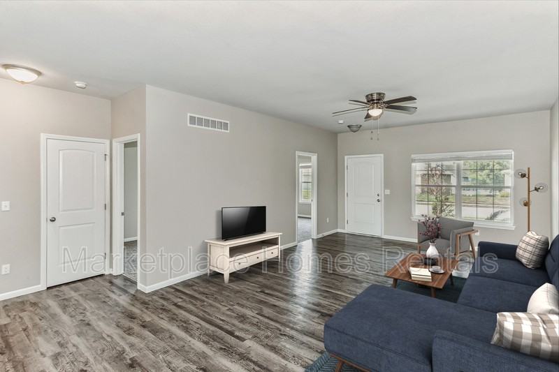 779 S Mulberry St - Photo 2 of 26