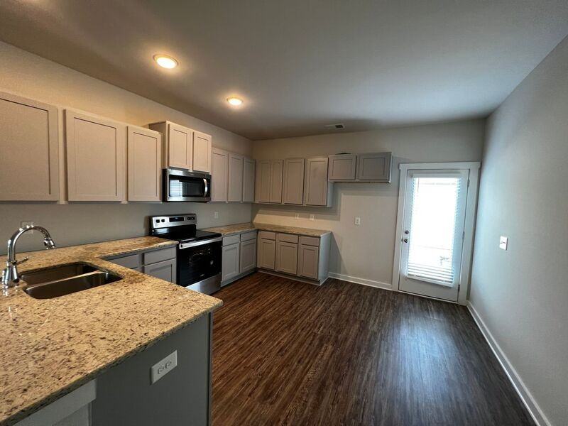 410 Edgebrook Dr Sw - Photo 3 of 25