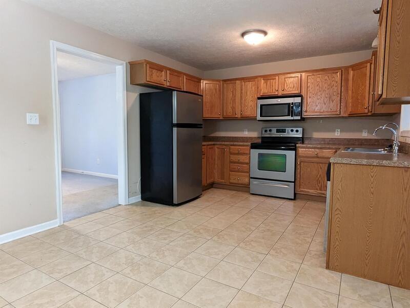 726 Crestwood Cir - Photo 2 of 15