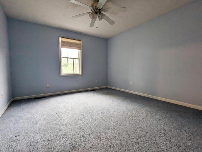 726 Crestwood Cir - Photo 6 of 15