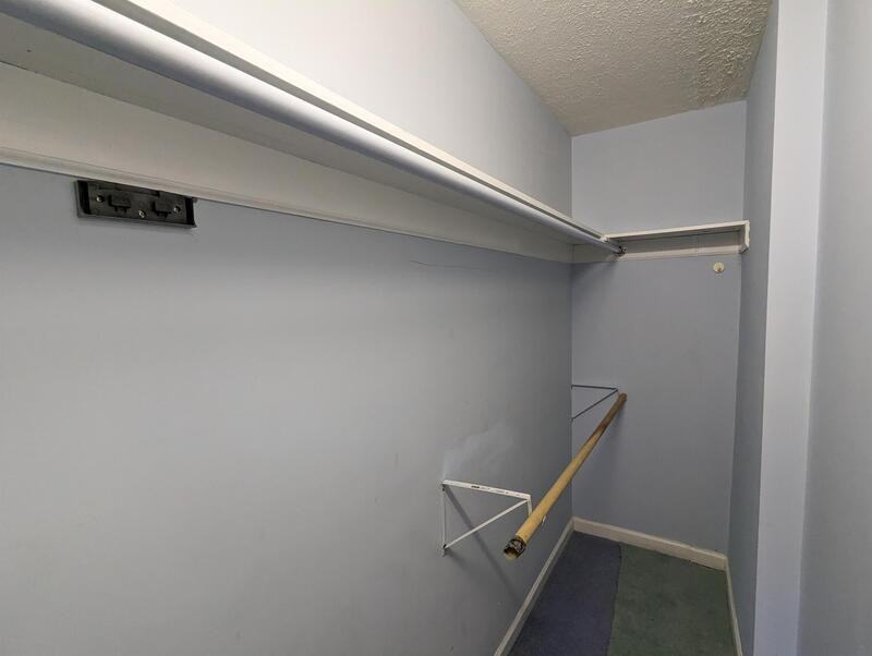 726 Crestwood Cir - Photo 7 of 15