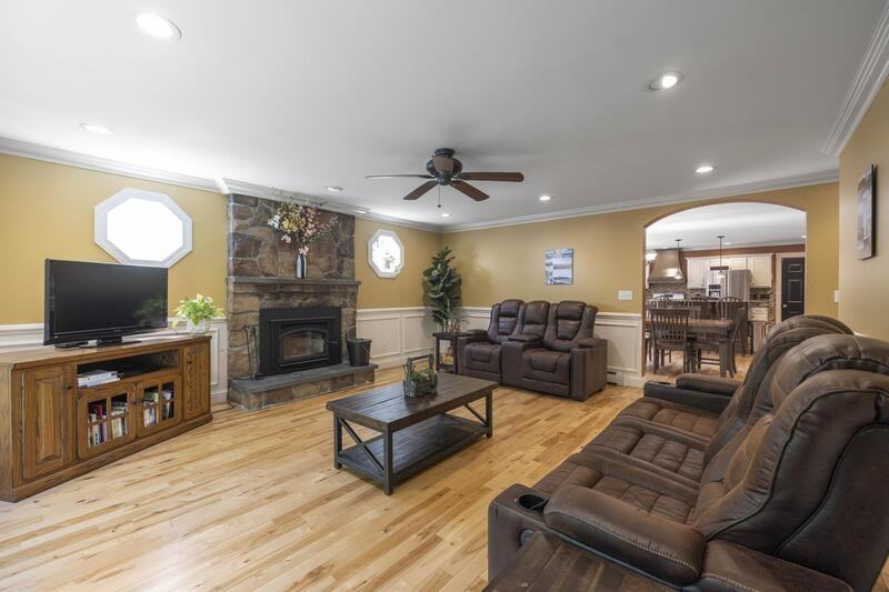398 Sam Allen Road - Photo 3 of 46