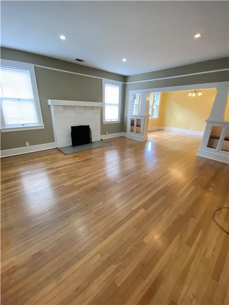 718 E 48th St - Photo 2 of 19