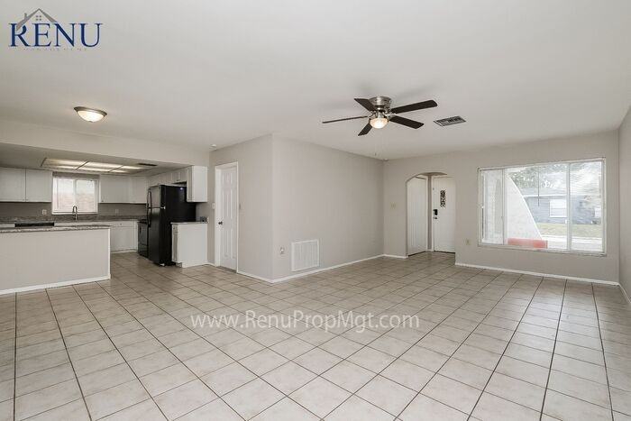 9302 Barrington Ln - Photo 2 of 17