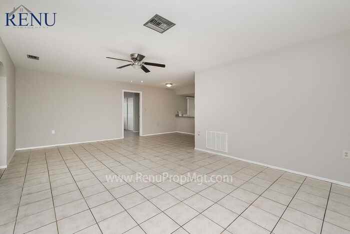 9302 Barrington Ln - Photo 3 of 17