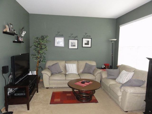 1092 Orangery Ct - Photo 3 of 9