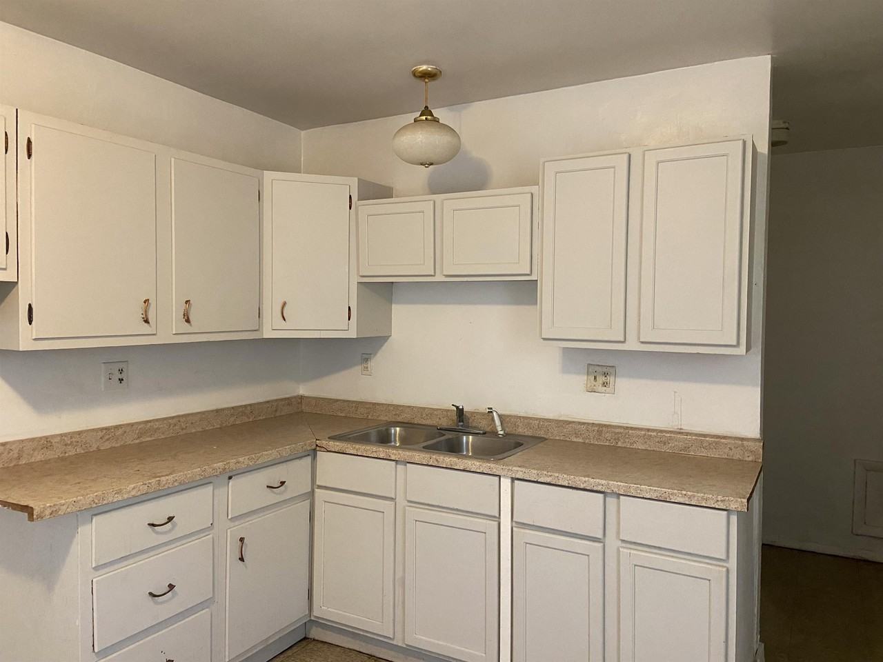 1506 W Bradley Ave #1 - Photo 3 of 8