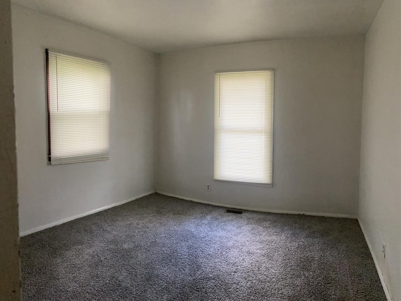 1506 W Bradley Ave #1 - Photo 6 of 8