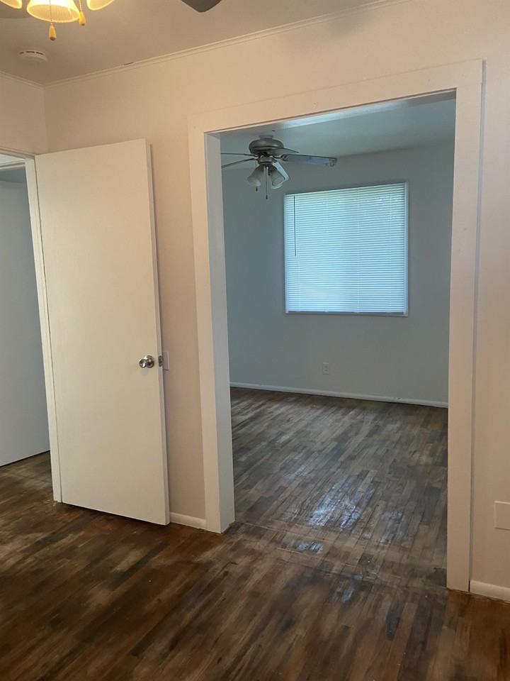 1217 W Bradley Ave #1 - Photo 5 of 7