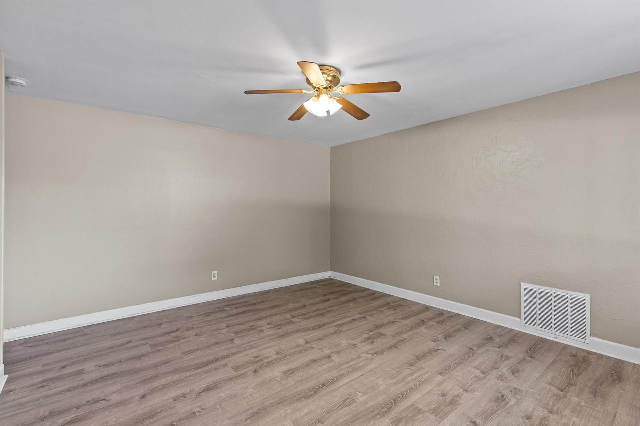 1395 Bluebird Dr #1 - Photo 4 of 19