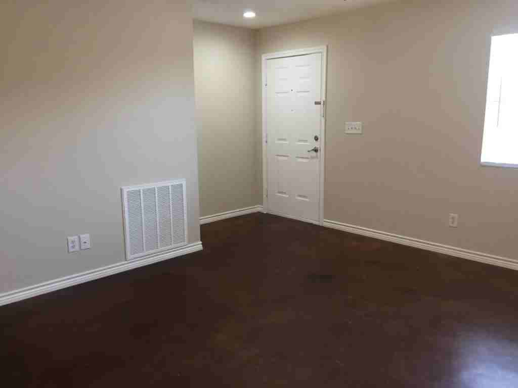 2229 Ridgeview - Photo 3 of 8