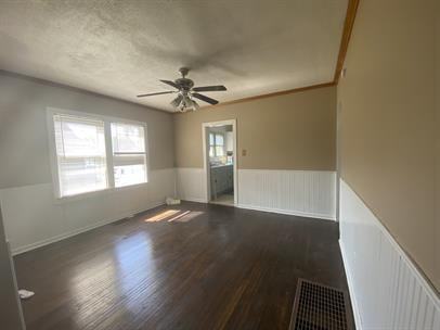 2908 College Ave - Photo 2 of 11