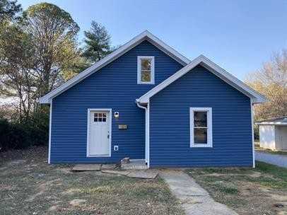119 S Fowler Ave - Photo 2 of 10