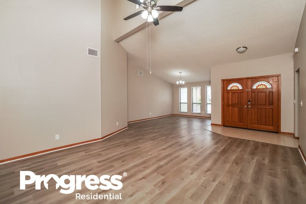 34522 Cedarfield Dr - Photo 3 of 16