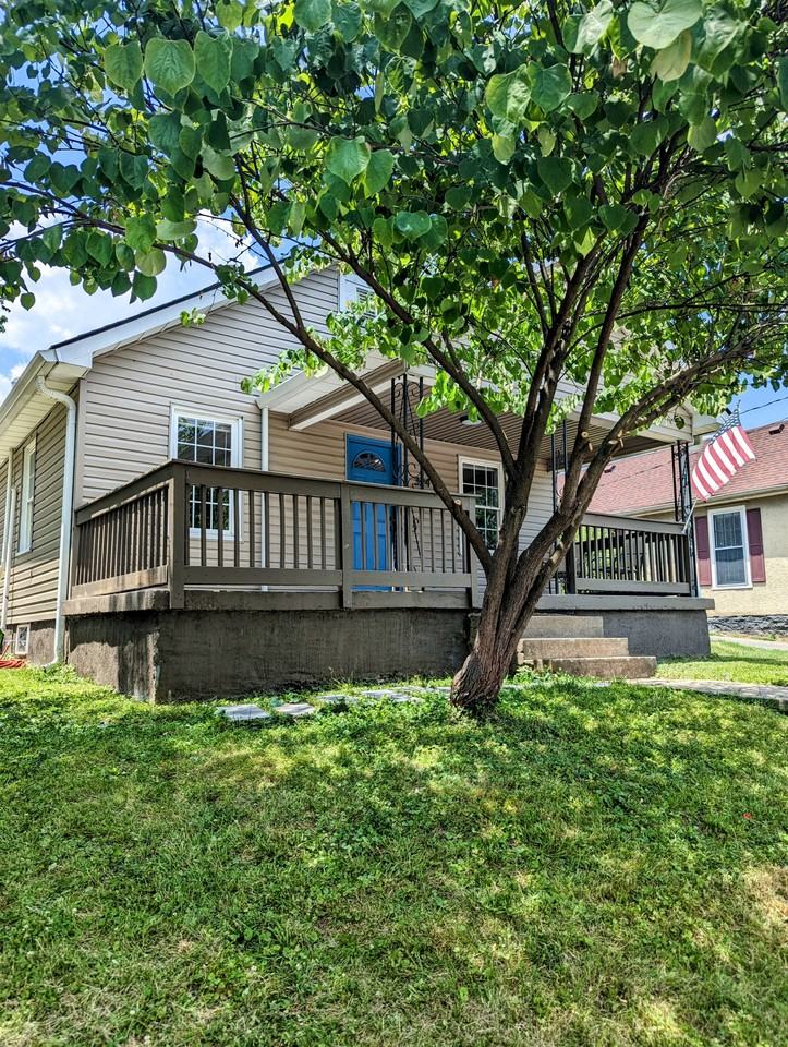 324 N Maple St #NA - Photo 2 of 33