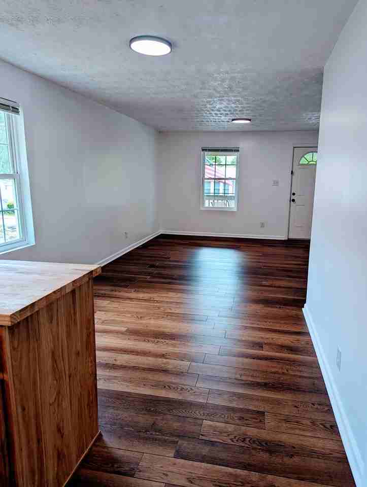 324 N Maple St #NA - Photo 3 of 33