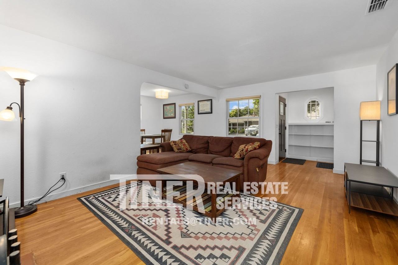 5321 Shepard Ave - Photo 3 of 31