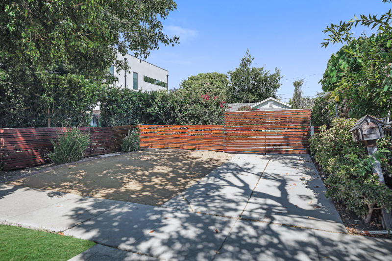 3574 Helms Ave - Photo 5 of 24