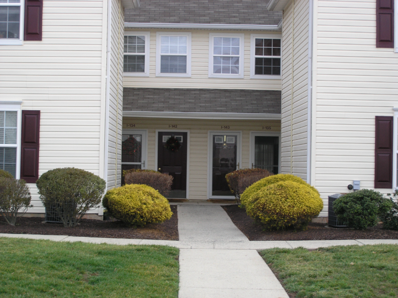 14 Wagon Wheel Rd - Photo 2 of 17