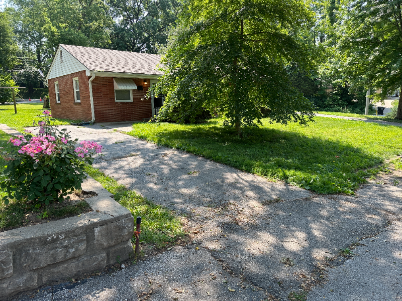 2021 S Harris Ave