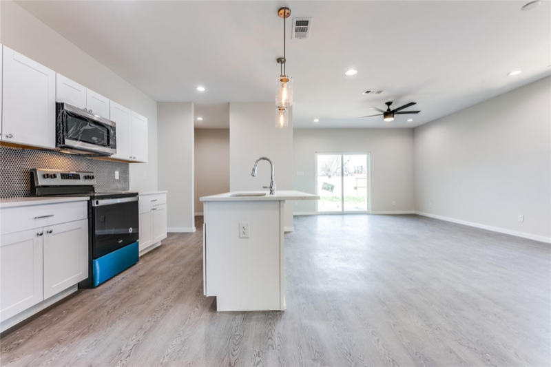 303 2nd St - Photo 2 of 14