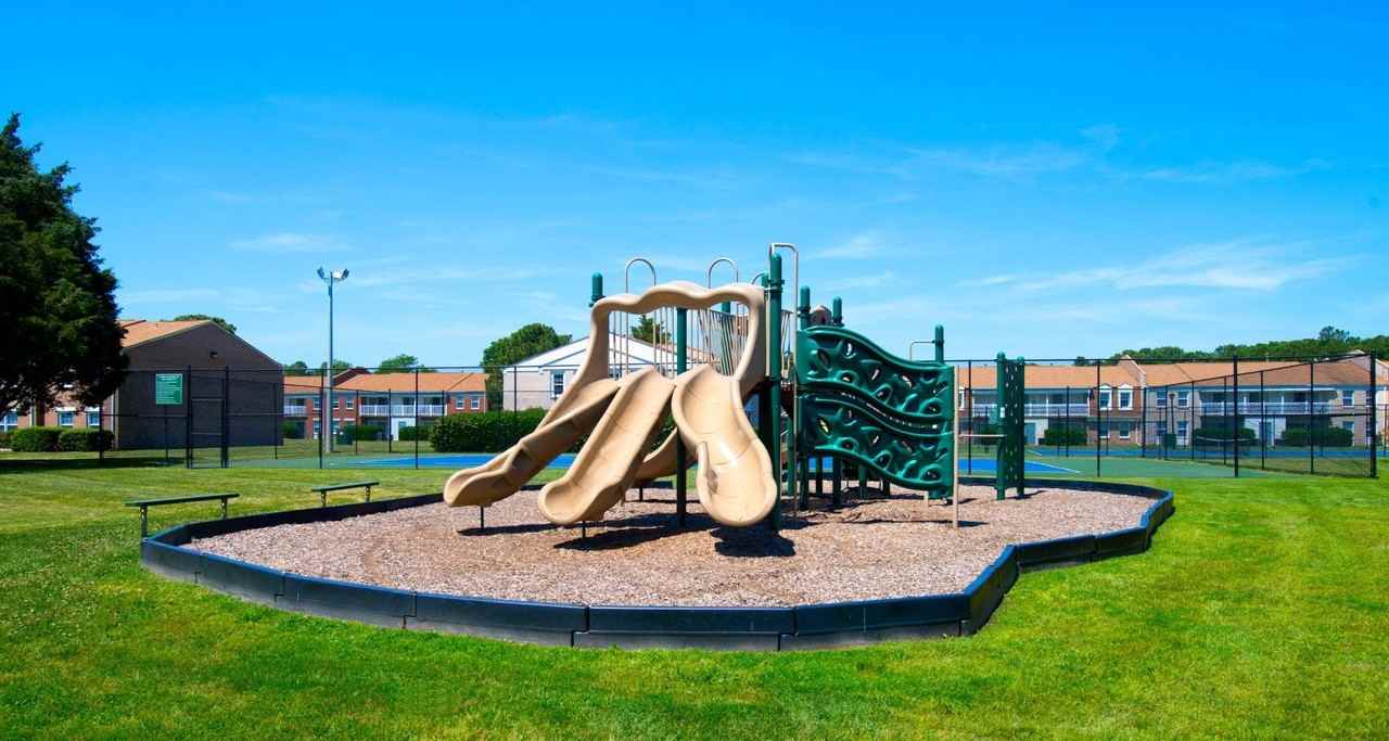 Thalia Gardens Apartments and Townhomes - Photo 6 of 22