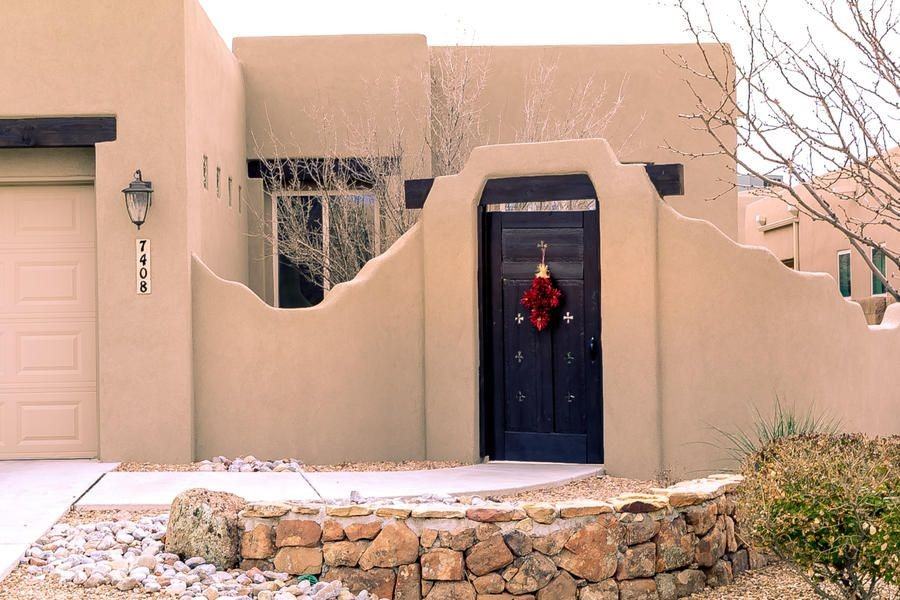 7408 Old Pecos Trl Ne - Photo 2 of 35