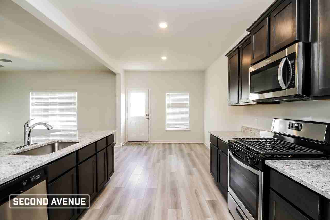422 Condie Russell Ave - Photo 4 of 22