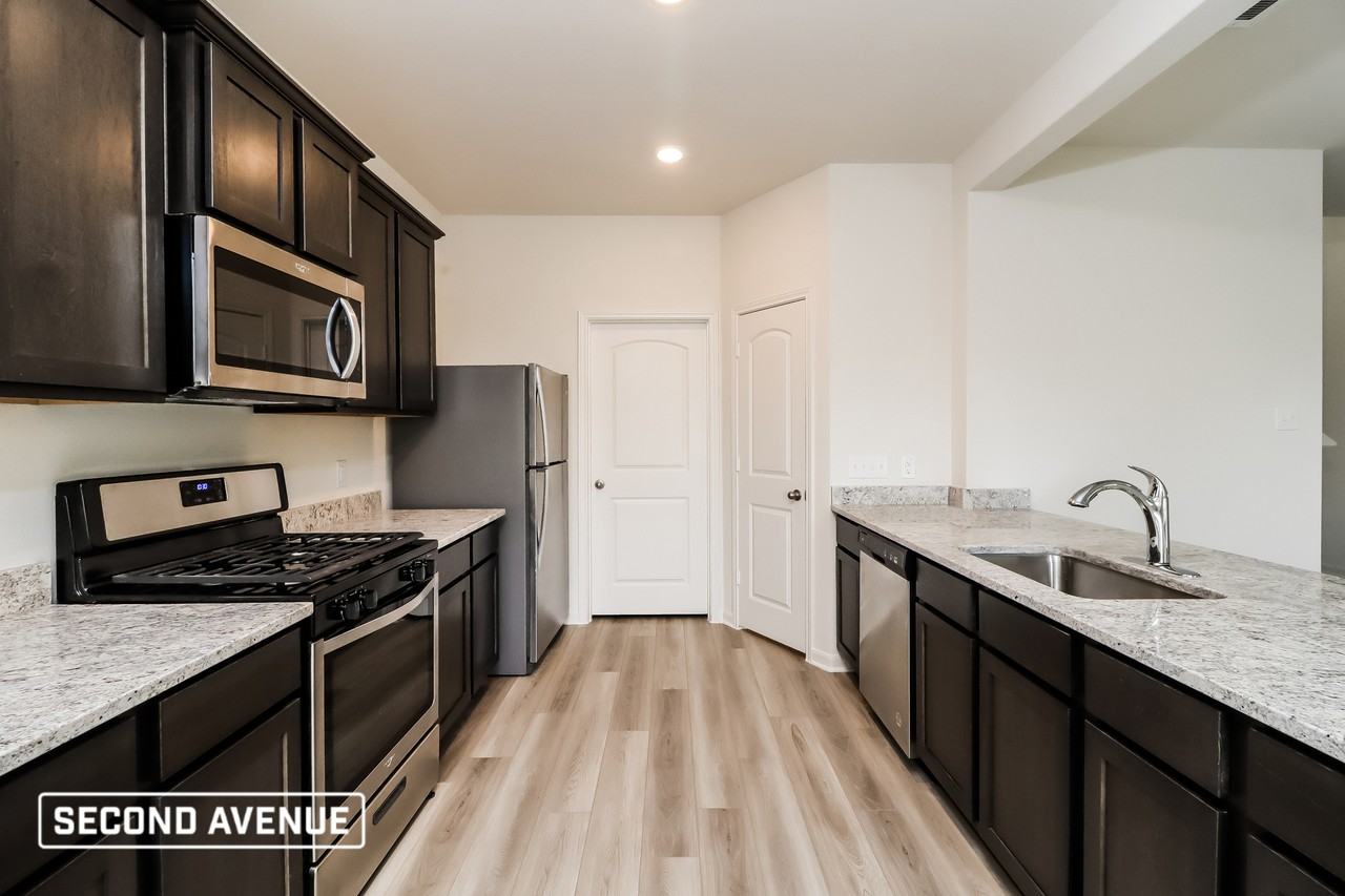 422 Condie Russell Ave - Photo 3 of 22