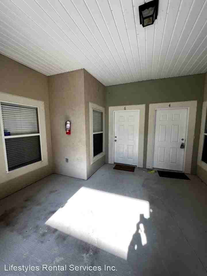 5050 5050 Playpen Dr 6 Jacksonville - Photo 2 of 16