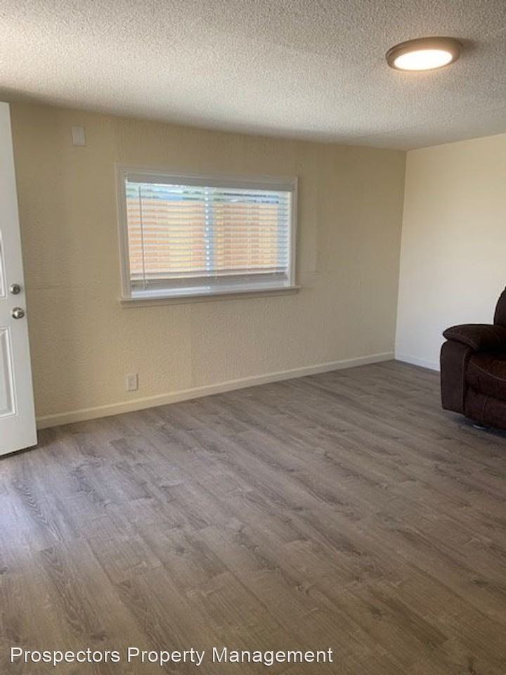 13580 Depot St - Photo 2 of 12