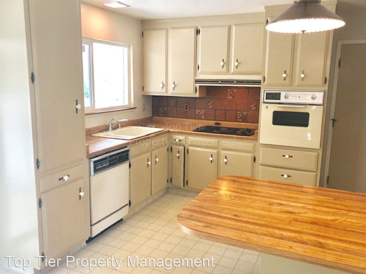 100 Hardie Dr - Photo 2 of 17