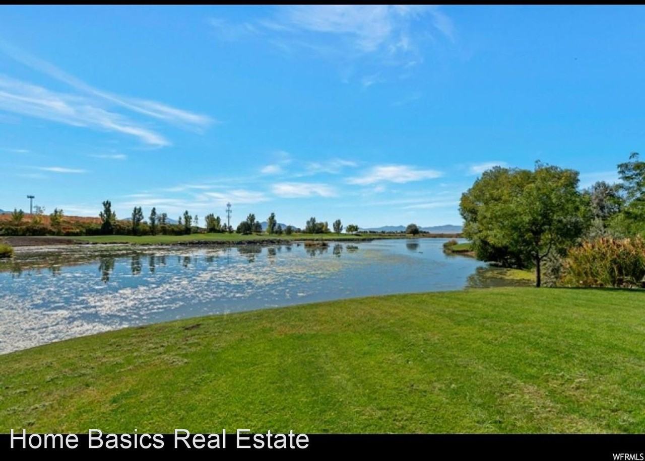 963 S 1925 W - Photo 3 of 25