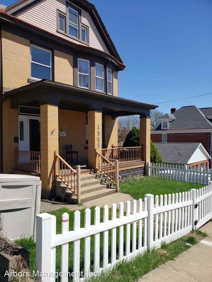 1503 Berkshire Ave - Photo 2 of 24