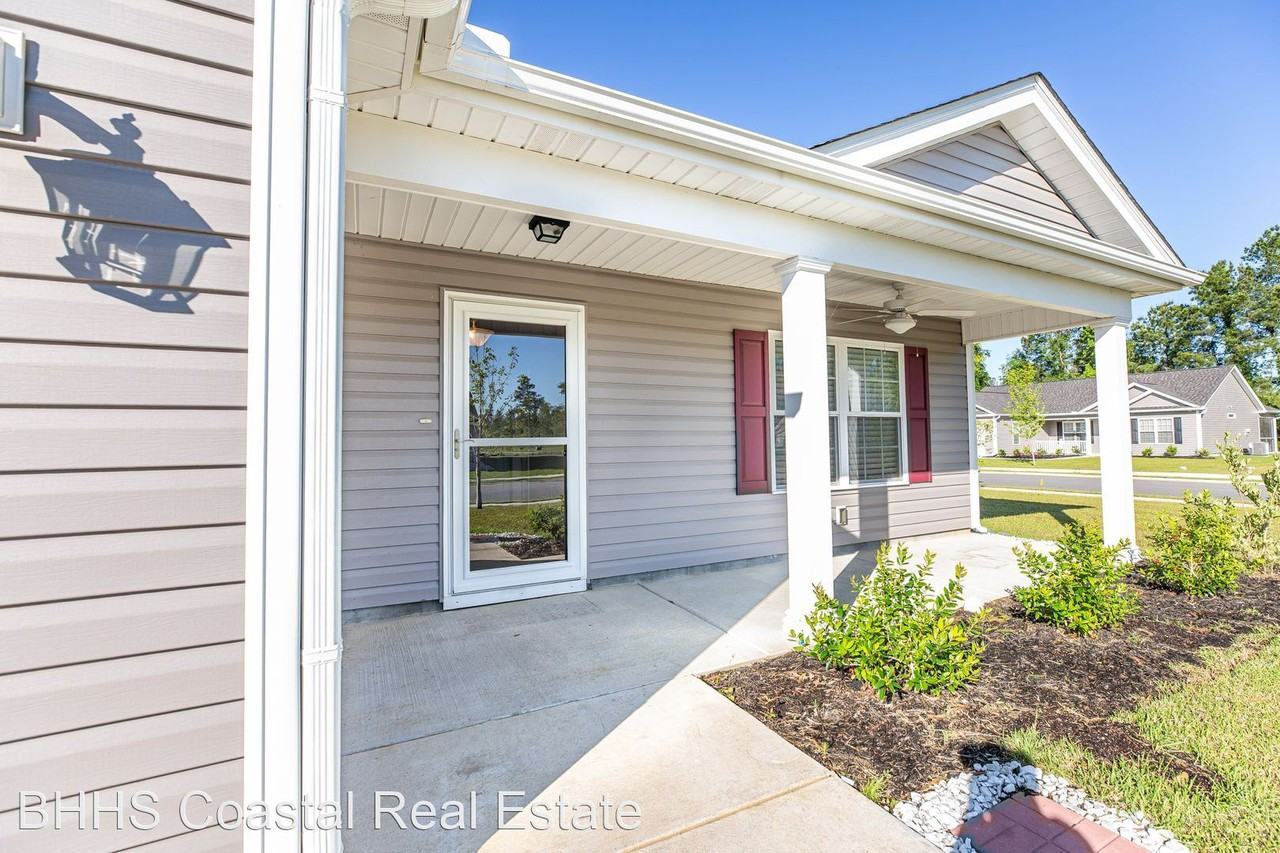 1321 Mandarin Dr - Photo 2 of 32