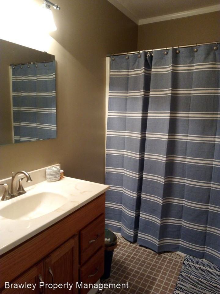 2351 S Peoples Ct - Photo 3 of 21